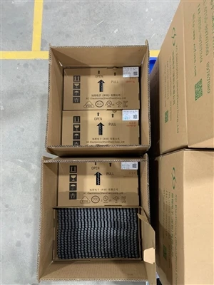 5te svarta flätade bandprodukter håller på att skickas till Bangkok, Thailand.